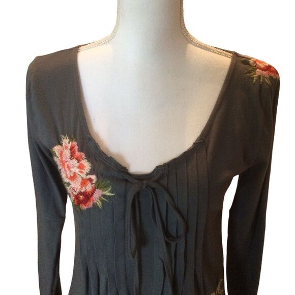 Johnny Was Long-Sleeved Pin Tuck Front Floral Crane Embroidered Tunic Top Size S - Picture 2 of 11
